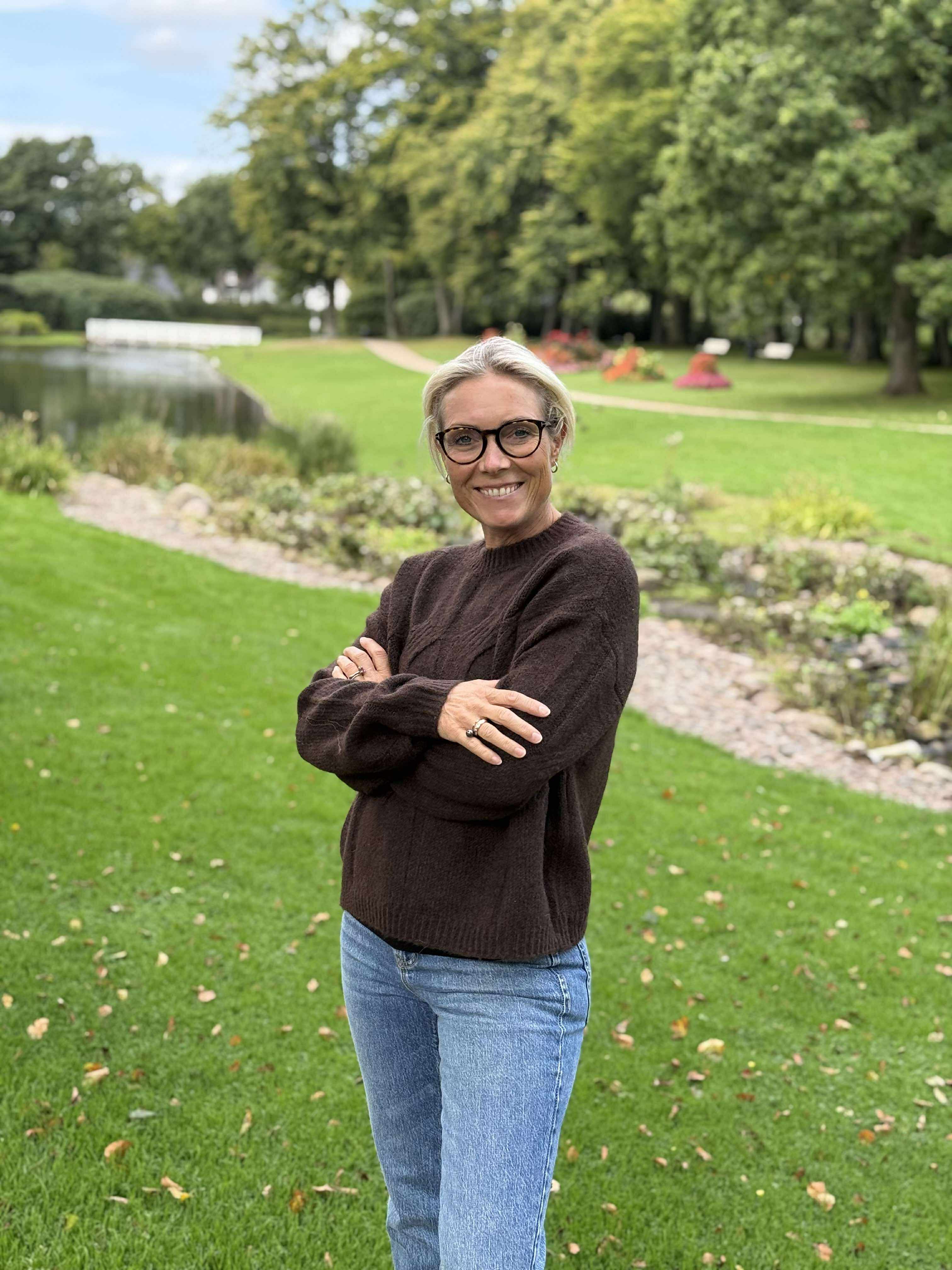 PCJENNA Pullover - Hot Fudge